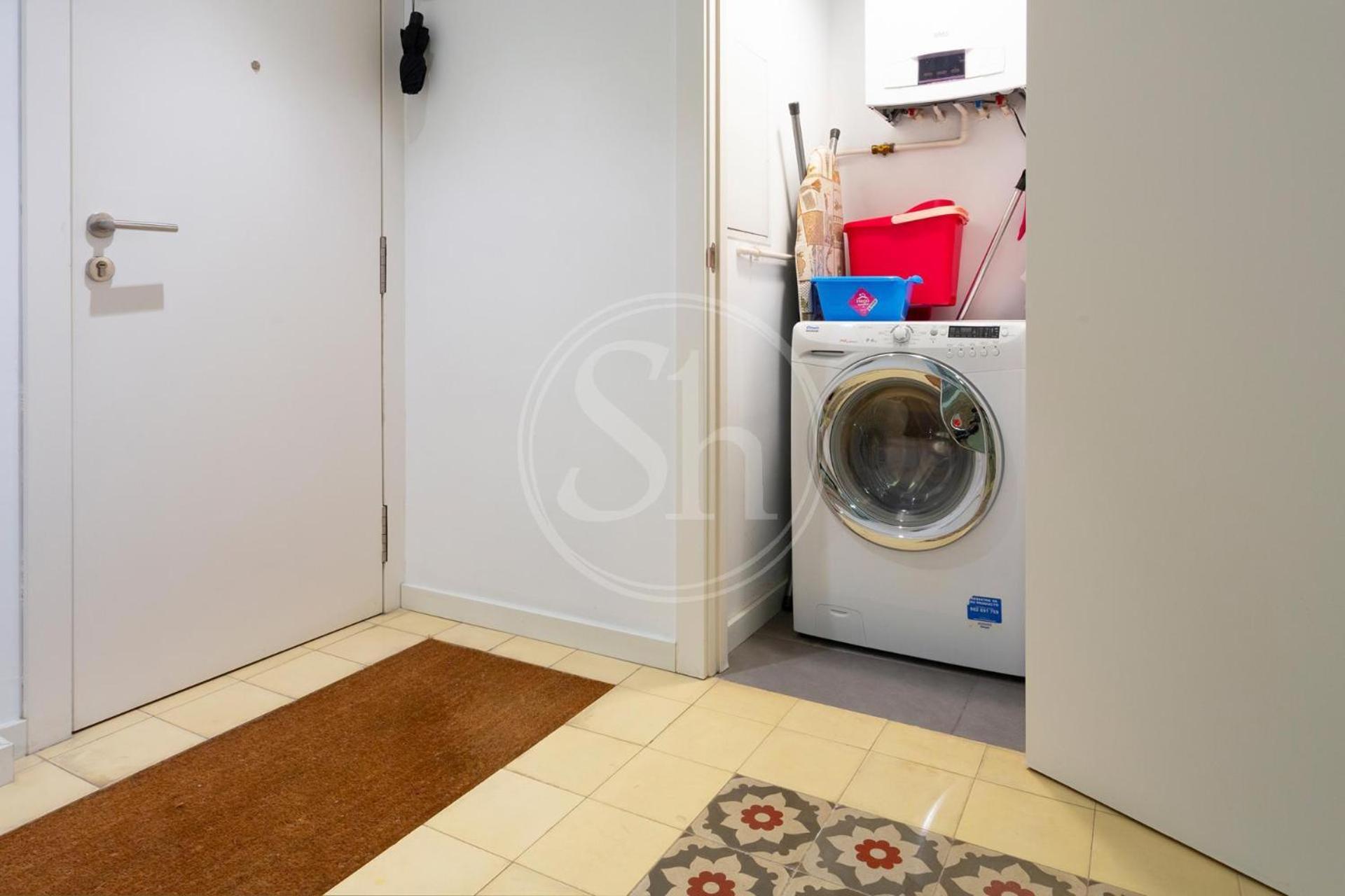 Moderno Apartamento En Eixample Barcelona Luaran gambar